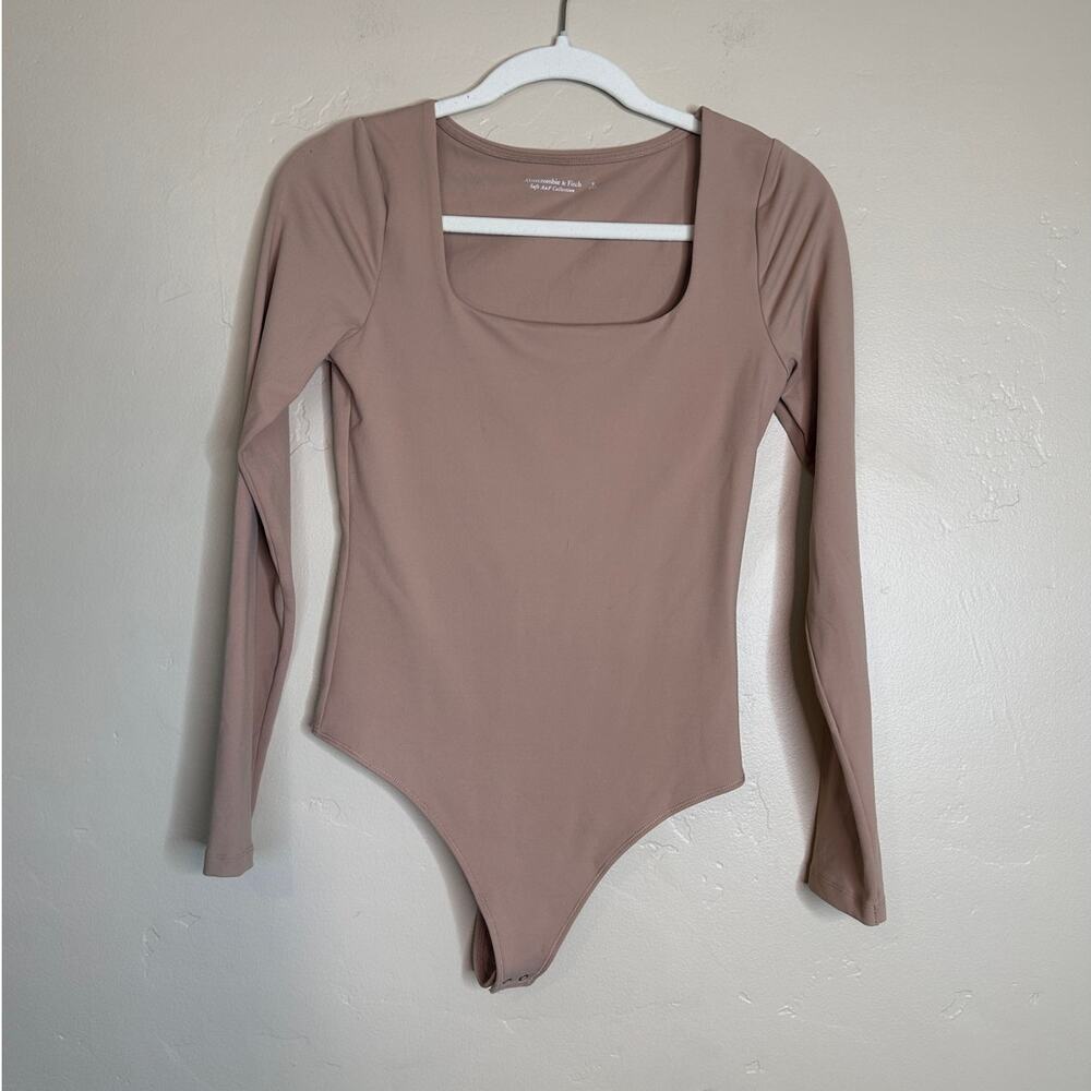 Abercrombie & Fitch Square Neck Long Sleeve Nude Bodysuit Small